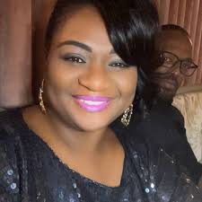 ί WHO AT THIS TABLE GOTTA GET UP FOR MARIAH CAREY TO HAVE A SEAT ១១