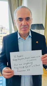 Garry kasparov's masterclass is divided up into 30 lessons with an average run time of approximately 15 minutes per lesson. Garry Kasparov Facebook