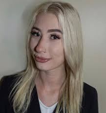 Victoria Holley's Instagram, Twitter & Facebook