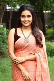 Mahima Nambiar In 2014, she was pursuing a ba in english literature privately.