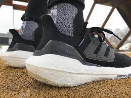 In the years since its debut, the adidas ultra boost has evolved dramatically; Test Adidas Ultraboost 21 Siehe Die Bewertung Video