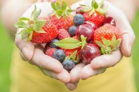 Here are five types of foods to enjoy at mealtime to help manage your cholesterol levels. 8 Tips For Healthy Eating Nhs