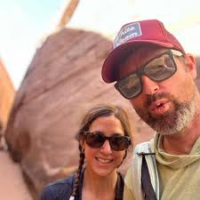 Harry Pack and Cari told me that if I sing this song to cows the cows will  be my friend. I like cows so I gave it a go. Turns out they're