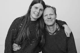 Dochter van Elvin Post: 'Mijn vader luistert nu beter'