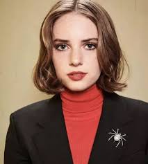 Leaf Print shirt worn by Robin Buckley (Maya Hawke) in Stranger Things TV  series (Season 4 Episode 6)