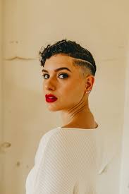 Tess Klibanoff, mezzo-soprano