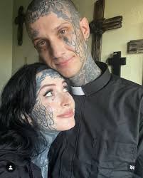 If its not what beevanian & gvllow have.. WHAT'S THE DAMN POINT??! #goth