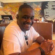 What's some good side dishes to go with salmon cakes