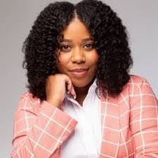 Laura Zeno's Instagram, Twitter & Facebook