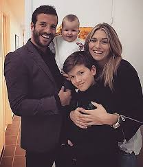 Estavana polman (@estavana) added a photo to their instagram account: Estavana Voelt Zich Happy Met Raf En Superslanke Sonja Laat Zich Invriezen Show Ad Nl