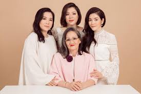 Tiếp đó, thầm thúy hằng đứng ra thành lập hãng phim riêng và cho ra mắt rất nhiều bộ phim ăn khách lúc bấy giờ. Ly Nha Ká»³ Luc Nhá» Ban Há»™t DÆ°a Lá»›n Len Ban Há»™t Xoan Vietnamnet