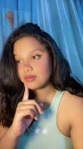 Elle Bandy's Instagram, Twitter & Facebook