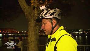 Best of kölner fahrrad cops. Spiegel Tv Ar Twitter In Der Neuen Folge Legen Die Fahrradcops Keinen Mercedes Cl Still Sondern Nur Ein Paar Mutmassliche Dealer 23 10 Uhr In Sat1 Spiegeltv Https T Co X92nbcr7ur