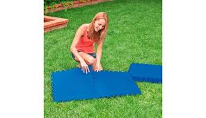 Problem is, it's too soft, and over time. Intex Set Of Modular Floor Mat For Above Ground Pools 8 Pcs Makhsoom