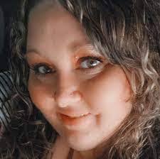 Sheena Potter's Instagram, Twitter & Facebook