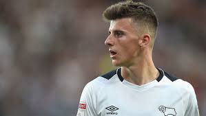 Mason tony mount (born 10 january 1999) is an english professional footballer who plays as an attacking or central midfielder for premier league club chelsea and the england national team. Trotz Leihe Mason Mount Behalt Chelsea Durchbruch Im Visier Fussball Lu