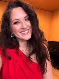 Nicole Zuraitis Music