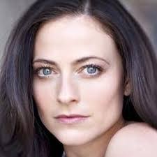 Lara Pulver's Instagram, Twitter & Facebook