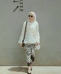 Baju kondangan yaitu model yang banyak dicari. 24 Hijab Kondangan Style Ideas Hijab Dress Muslimah Dress Kebaya Hijab