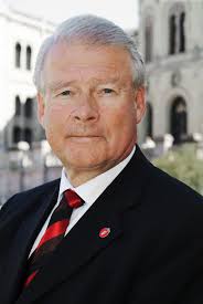 Hagen er ikke på vei ut av politikken. Carl I Hagen Wikidata