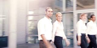 Check our current job openings and be part of europe's first completely mobile bank. Ihr Einstieg Bei Uns Nach Dem Studium Mercedes Benz Bank