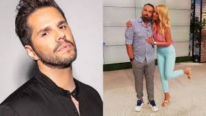 Επίσης, με δυο αγόρια στο σπίτι και με τόσες υποχρεώσεις ο χρόνος είναι ελάχιστος» είπε μεταξύ άλλων ο γρηγόρης. O Giwrgos Tsalikhs Kai To Eysygkinhto Thleoptiko Zeygari Grhgorhs Gkoyntaras Natali Kakkaba Sto Idio 3enodoxeio Zappit