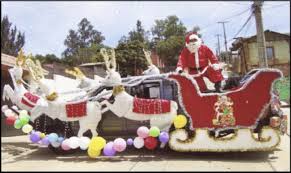 El viejito pascuero y su trineo mágico en los álamos. Recorrido Del Viejito Pascuero Rengo 2018 Ilustre Municipalidad De Rengo