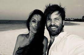 Sebestyén balázs nem hivatalos rajongói oldala. Sebestyen Balazs Felesege Es Ket Fia Ritka Csaladi Fotot Posztolt Hazai Sztar Femina
