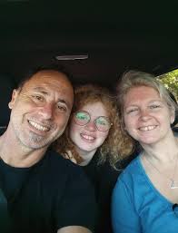 Felices 25 años mi amor! Gracias por bancar, por acompañar, por comprender,  por tanto amor y por esa personita preciosa que nos acompaña en la vida.  Por 25 años más, te amo! ❤🥰