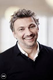 Jonas kaufmann (opernsänger) jonas langmann (eishockeytorwart) jonas lössl (dän. Jonas Kaufmann Lehrt Gesang Jonas Kaufmann Singen Lernen Gesang