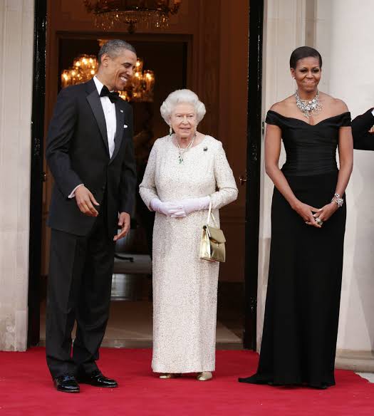 Barack Obama recalls Queen's response after Michelle gave monarch brooch of  'nominal value' | The Independent