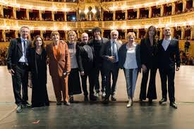 NAPOLI 2500. AL VIA LA FESTA, SUCCESSO AL TEATRO SAN CARLO CON LA PROIEZIONE  DI “NAPOLI MILIONARIA!” | Teleischia