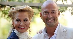 La figlia adottiva di simona ventura ha compiuto 14 anni, e l'ex compagno della conduttrice ha scritto un tenero post in suo onore attraverso i social. Niccolo Il Figlio Di Simona Ventura E Stefano Bettarini Fotocopia Del Papa