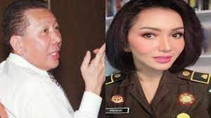 Bagaimana seorang jaksa (dengan jabatan) eselon 4, janda pula, dan selalu keluar negeri dengan. Gaji Jaksa Pinangki Sirna Malasari Hingga Harta Kekayaannya Terekspos Ke Publik Bangka Pos