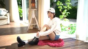 岡本真憂 - 新人 めっちゃ敏感ちょっとクールな超スレンダー美少女 けいおん現役女子大生AVデビュー 岡本真憂