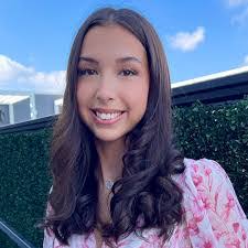 Ana Bowie's Instagram, Twitter & Facebook