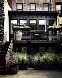Black And Green Townhouse Garden Modern Townhouse Outdoor Living