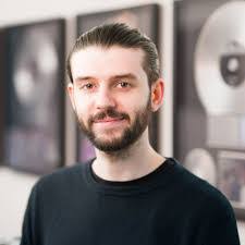 Craig Mosher's Instagram, Twitter & Facebook