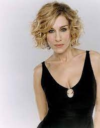 Sarah Jessica Parker Wavy Short Hairstyle Celebrity Hairstyle Medium Hair Styles Short Wavy Hair Medium Length Wavy Hair