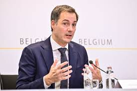 Dat heeft de federale regering aangekondigd na een bijeenkomst van de nationale veiligheidsraad. Premier De Croo Wil U Terug Naar De Kapper Hou U Dan Aan De Regels De Morgen