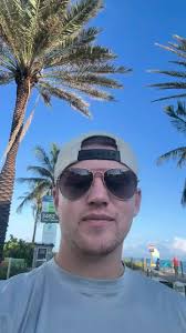 🚨🦈 Lemon Vs Nurse Shark🚨🦈 Lauderdale-by-the-Sea is home to several  resident Nurse Sharks, however, we also have Lemon Sharks. While they share  similar looks, their behaviors are very different. Nurse Sharks are