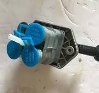 Sinotruk WG9000360522, HAND BRAKE VALVE - 100% Genuine ...