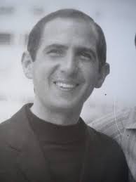 PENSIERI DI PADRE PINO PUGLISI Il Signore sa aspettare. "Nessun uomo è  lontano dal Signore. Il Signore ama la libertà, non impone il suo amore.  Non forza il cuore di nessuno di