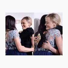 She was introduced when janae watson was assigned to a bunk and is currently in maximum security as far as we know. Taylor Schilling Und Laura Prepon Poster Von Sabasadia Redbubble