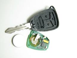 The car wont allow you to lock the key inside. Eetimes Teardown And Repair Reveals Design Choices In Dodge Key Fob