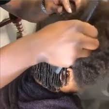 N'hésitez plus et changez de tête en toute confiance et sans vous ruiner. 84 Idees De Coiffeur Homme En 2021 Coiffure Homme Coiffeurs Pour Homme Coupe Cheveux Homme