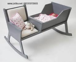 Niko dan satu lagi si kecil jaka yang mendengar tanya jawab ibu dan anak itu juga ikutan terseyum dan mulai mengarahkan. Kursi Dan Tempat Tidur Ibu Menyusui Dibuat Dengan Desain Yang Praktis Serta Multifungsi Dimana Anda Bisa Langsung Meletak Mebel Tempat Tidur Bayi Tempat Tidur