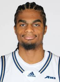 Men's Basketball Ventures to Loyola Chicago