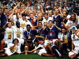 Mais l'un d'entre eux a particulièrement marqué les esprits. Equipe De France De 1998 A Quoi Ressemblent Les Joueurs Aujourd Hui Femme Actuelle Le Mag
