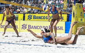 O vôlei de praia, que tem sua origem no vôlei de quadra, é um esporte praticado na areia da praia. Volei De Praia Brasileiro Ja Tem Data Para Retomar As Competicoes Lance